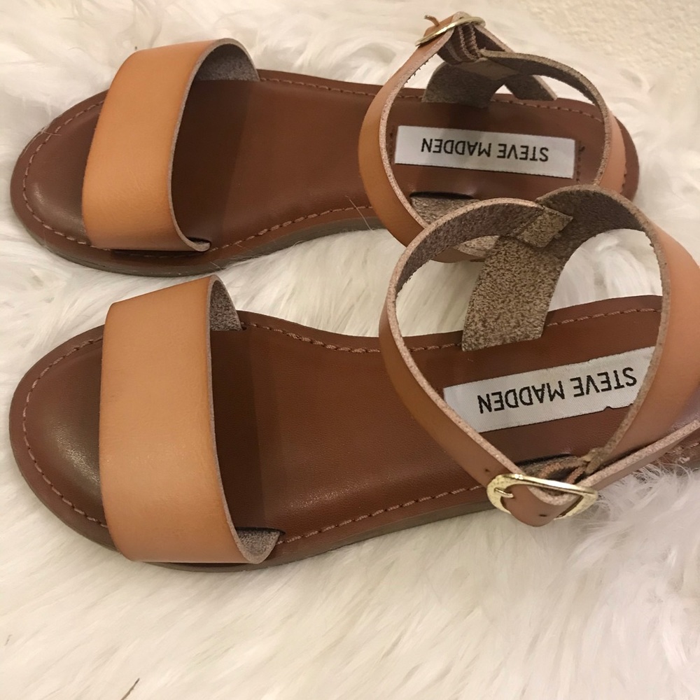 Steve Madden Donddi Brown Leather Sandals size 5